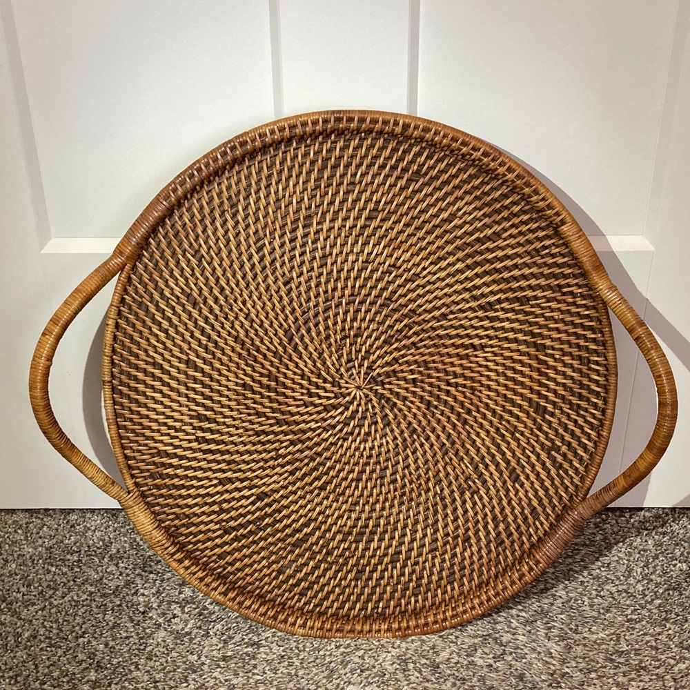 Pampered Chef Woven Selections Round Rattan Tray with Handles 17”
